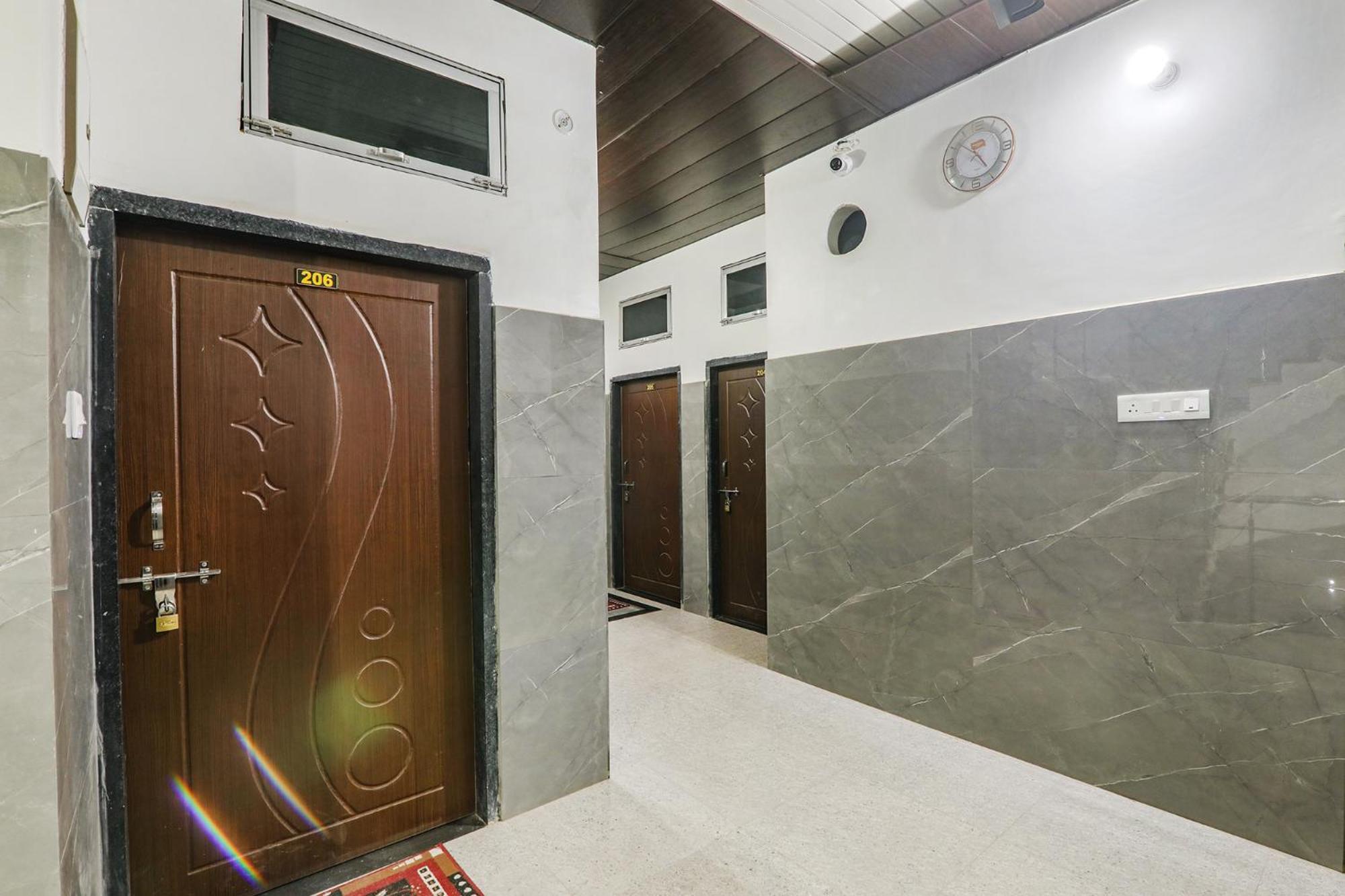 Fabexpress Milan Palace Ayodhya Exterior foto